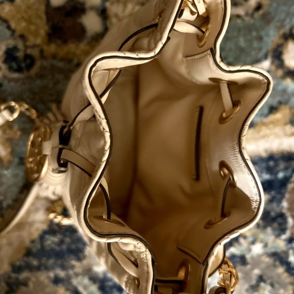 TORY BURCH Mini Bucket Bag, CREAM, worn ONE day only! EUC, GREAT FIND! - Picture 7 of 8